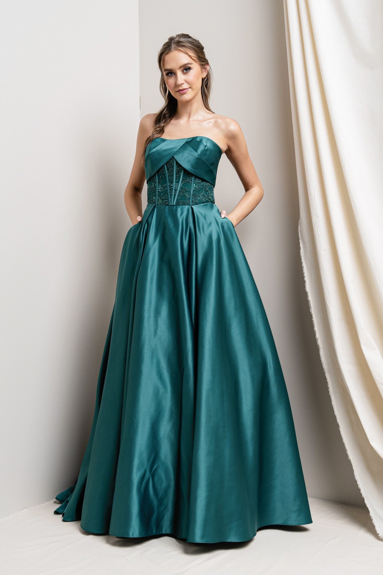 Vestido Classic Gown